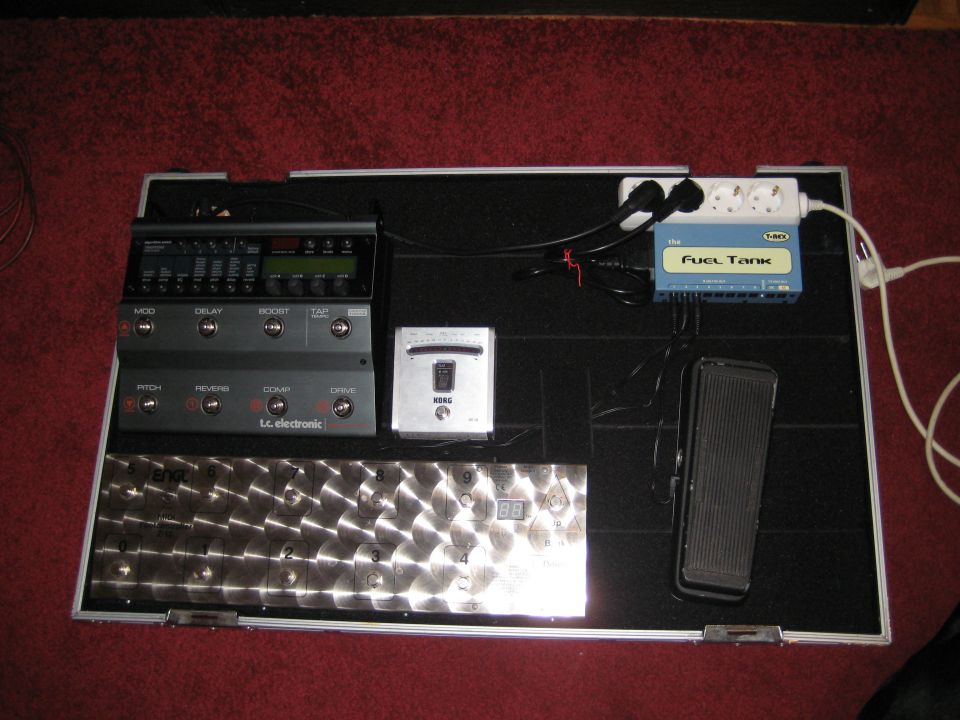 Pedalboard - foto povečava