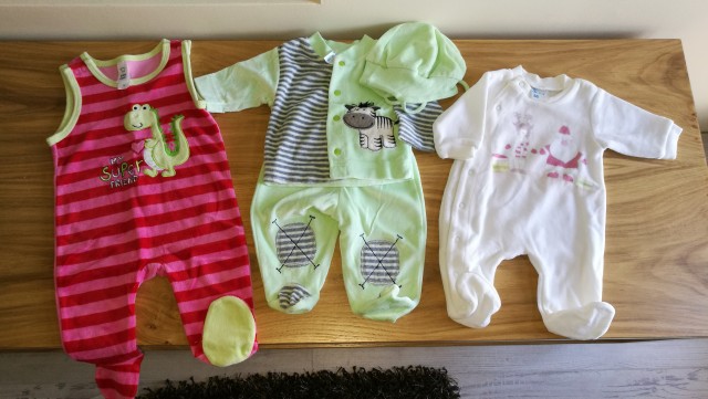 Kinderbekleidung-Maedchen - foto