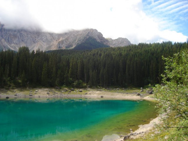 Panorama v dolomitih
klikni me 2 * dame povečaš in odprla se ti bo neverjetna slika