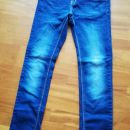 Kavbojke straight fit model W28/L32 (okoli št. 38)