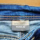 Kavbojke straight fit model W28/L32 (okoli št. 38)