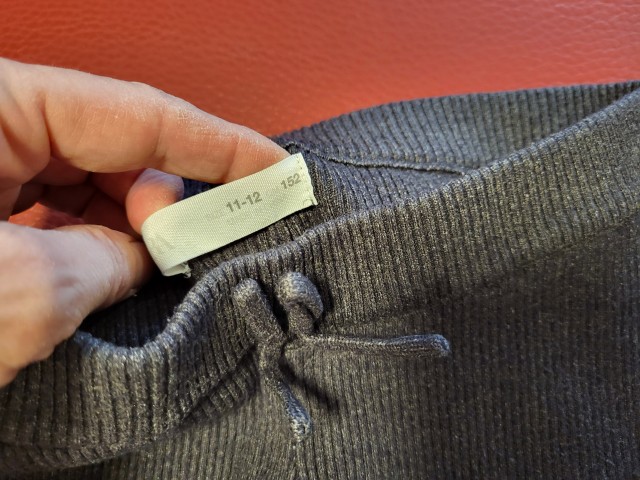 Zara pletene hlače 152