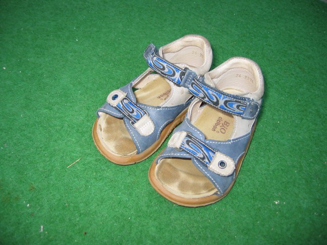 sandalčki Ciciban, dobro ohranjeni, št 24, 3 eure