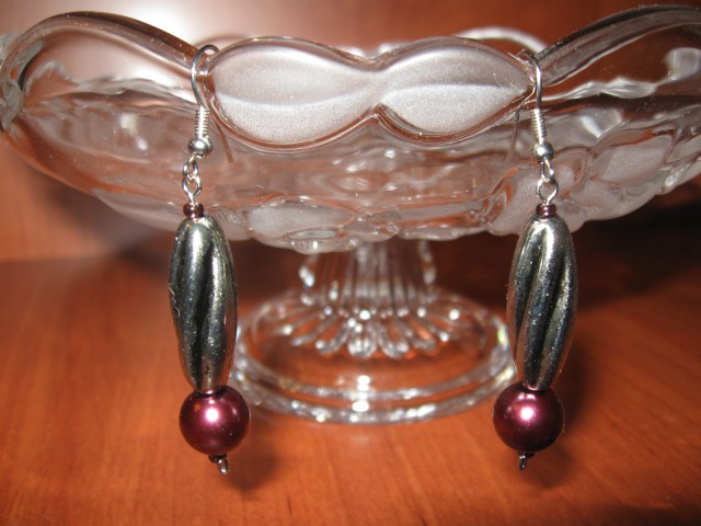 94 Uhani srebrno-črni vijola perla+perla pvc