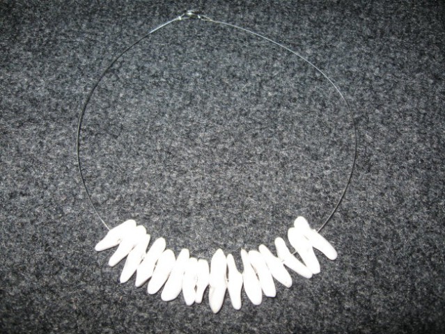 152 Ogrlica bela Fimo (M)