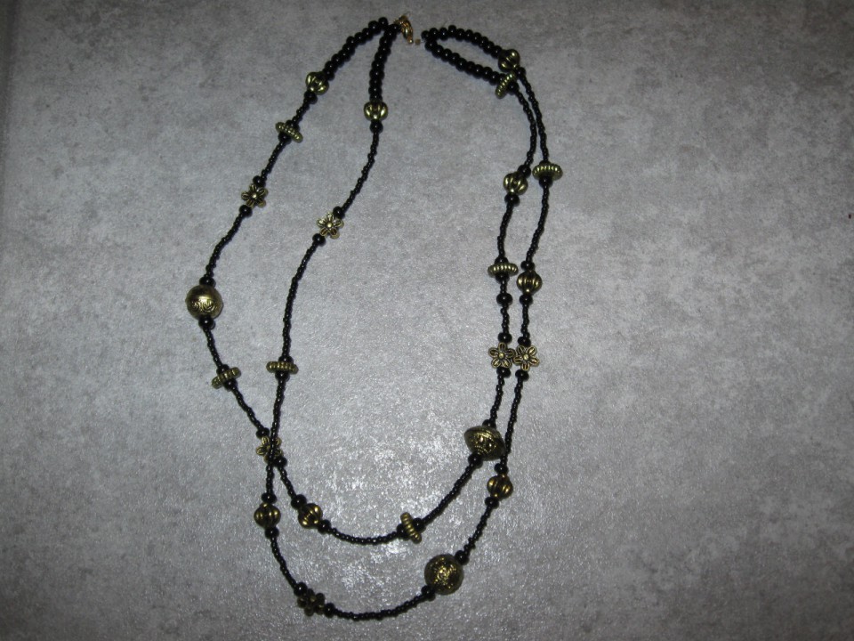 283 Ogrlica zlato-črna 2 niza perle*