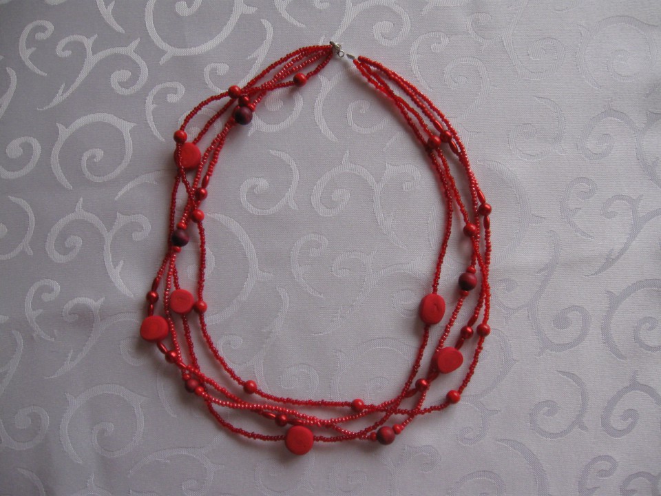304 Ogrlica rdeča perle+les+Fimo*