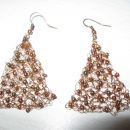 15 Uhani trikotni bakreni z barvastimi perlicami perle+žica