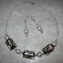30 Ogrlica+uhani steklene perle+perle na žici (M)