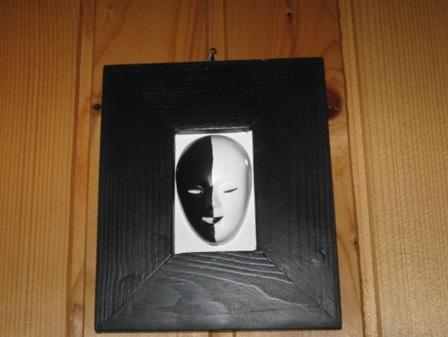 4 Slika črno-bela z masko (M)