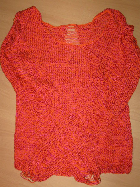 1 Pulover oranžno pink spredaj (M)