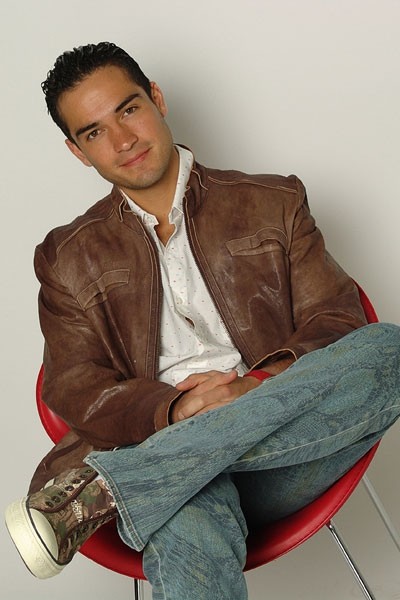 [-] Alfonso Herrera. - foto