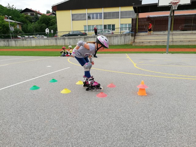 Začetni tečaj rolanja - Raka, junij 2018 - foto