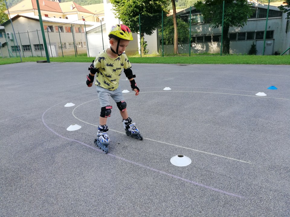 Začetni tečaj rolanja - Krško, junij 2018 - foto povečava