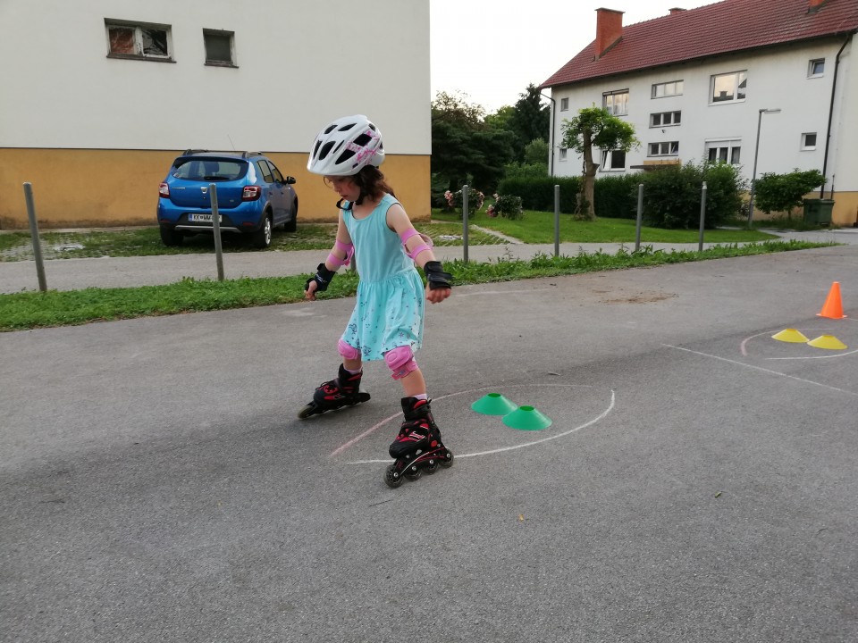 Začetni tečaj rolanja - Brežice, junij 2019/1 - foto povečava