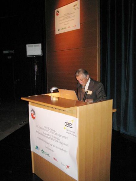 Eden izmed otvoriteljev konference je bil g. Ivan Vivod, predsednik Sveta za duševno zdrav