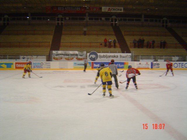 HK Gorenjska - KHL Grič Zagreb 13.11.2005 - foto