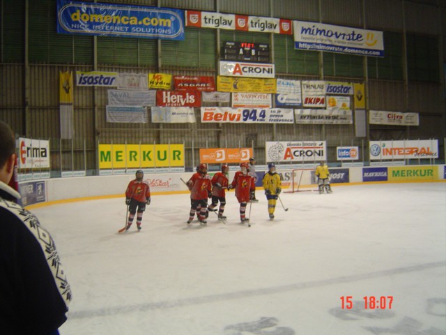 HK Gorenjska - KHL Grič Zagreb 13.11.2005 - foto povečava