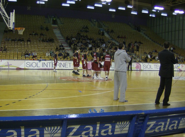 GLEDALI SMO KOSARKU OLIMPIJA(LJUBLJANA)-BOSNA - foto