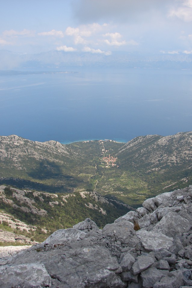 Pogled z vrha proti kopnemu.