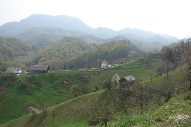 Stoperška planinska pot 1 20.4.2013 - foto