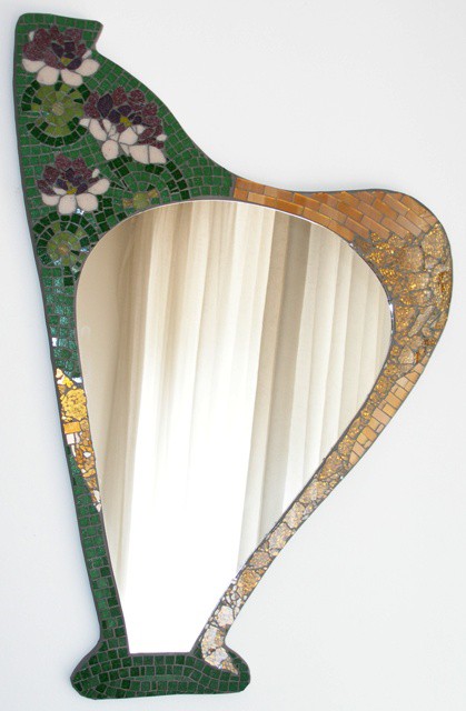 Water lillys
Mozaično ogledalo;
Izklicna cena 150 E
