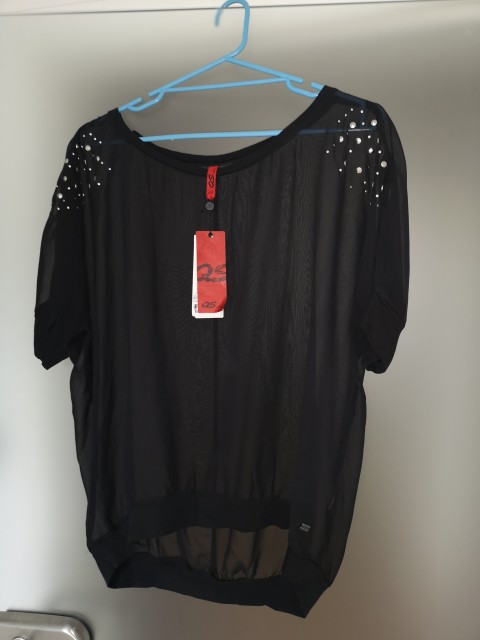 S.oliver bluza, majica; št. M, 25 eur; nova