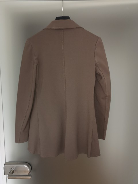 Suknjič oz. jakna; zelo lep in poseben; UNI velikost; 15 eur