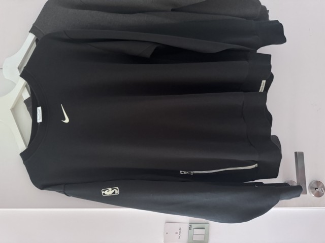 Nike crn pulover dri fit, nov, st.m, 40 eur