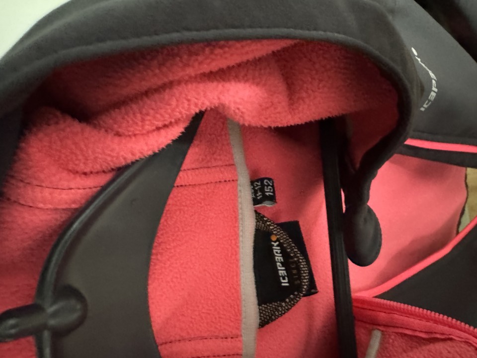 Icepeak jakna, 152; lahko se nosi dlje! kot nova; 20 eur