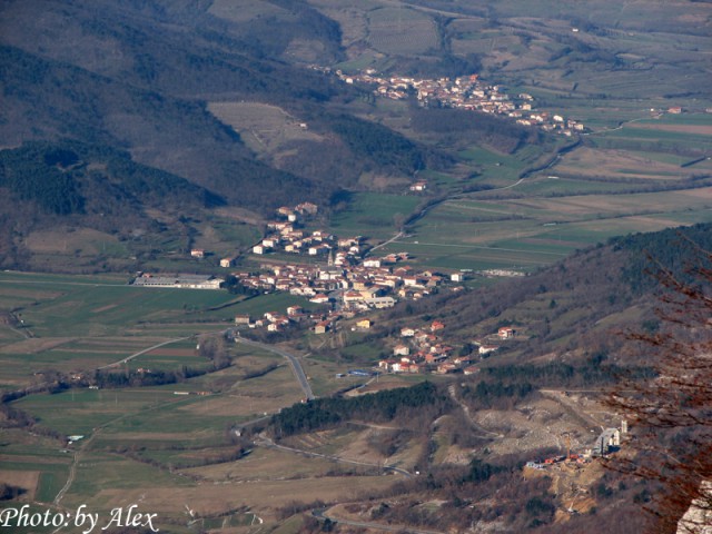 Nanos pozimi - foto