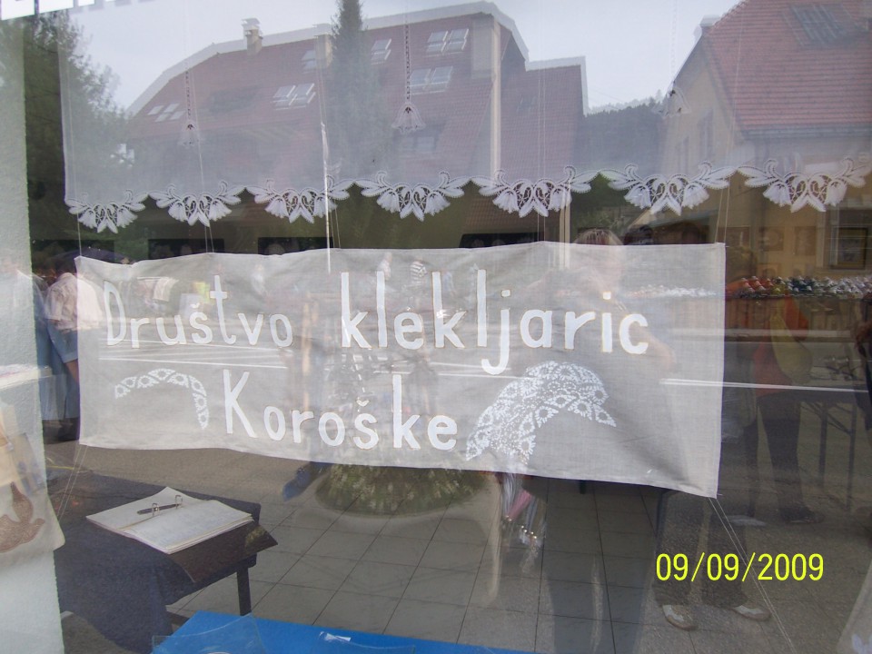 KLEKLJARSKA RAZSTAVA -Prevalje,9.9.09 - foto povečava