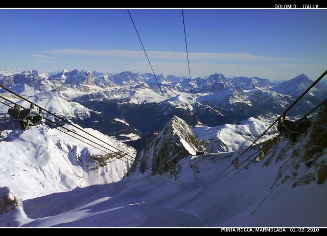 Malga Ciapela (Marmolada), jan. 2010 - foto