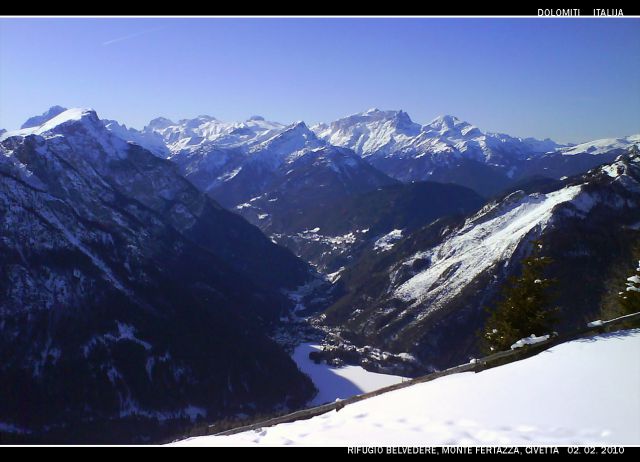 Malga Ciapela (Marmolada), jan. 2010 - foto
