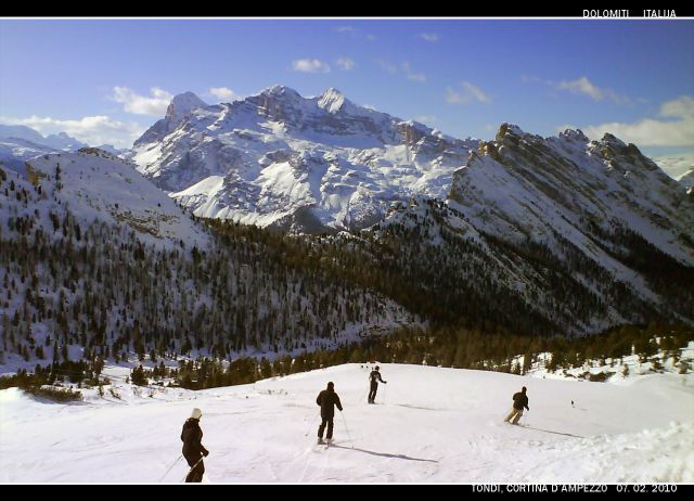 Malga Ciapela (Marmolada), jan. 2010 - foto