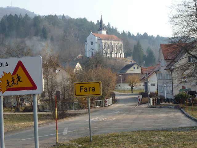 IZHODIŠČE V VASI FARA