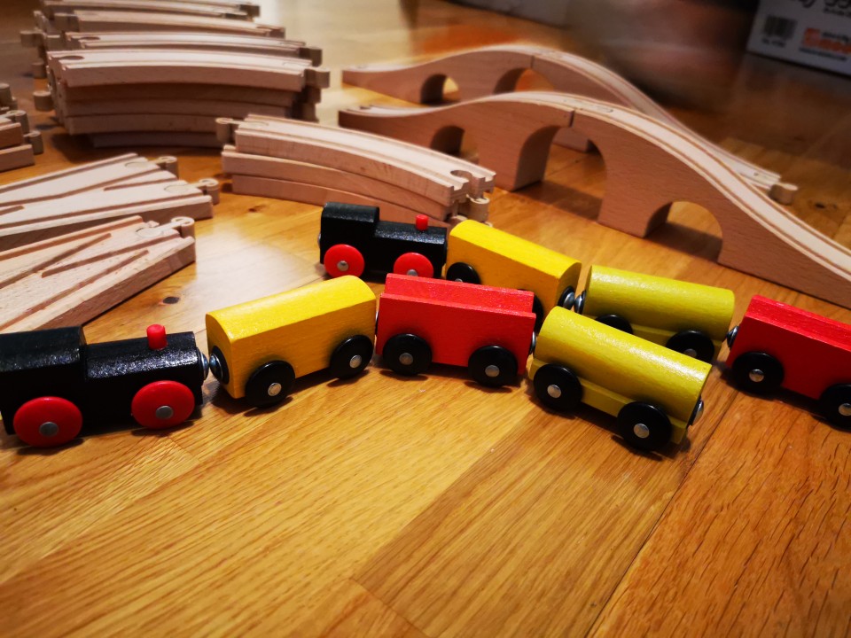 Lesena Ikeina železnica - foto povečava