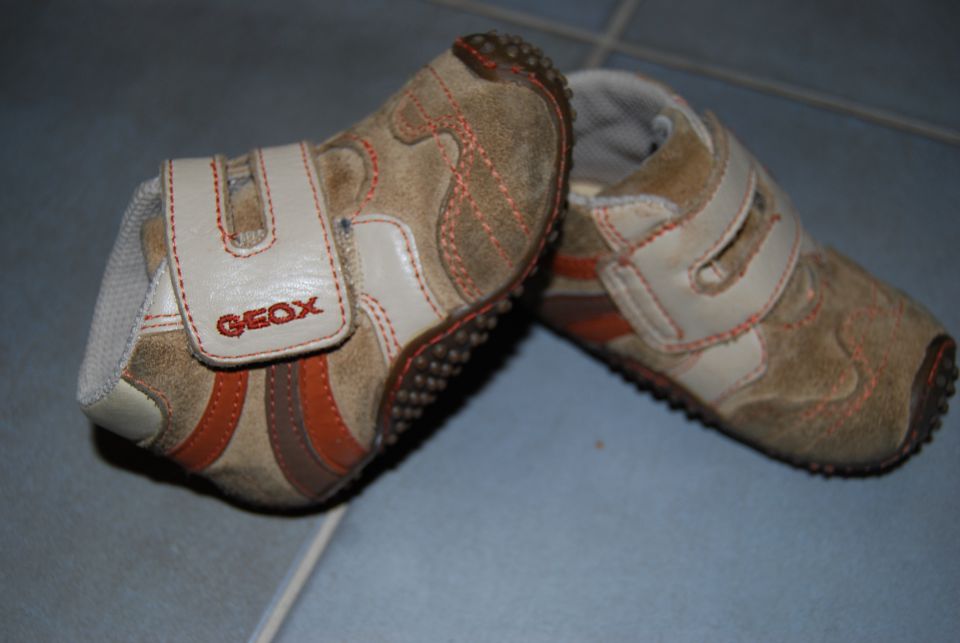 Geox čevlji št. 20 (usnje, zelo mehki in zračni, odlični za prve korake) - 6 eur