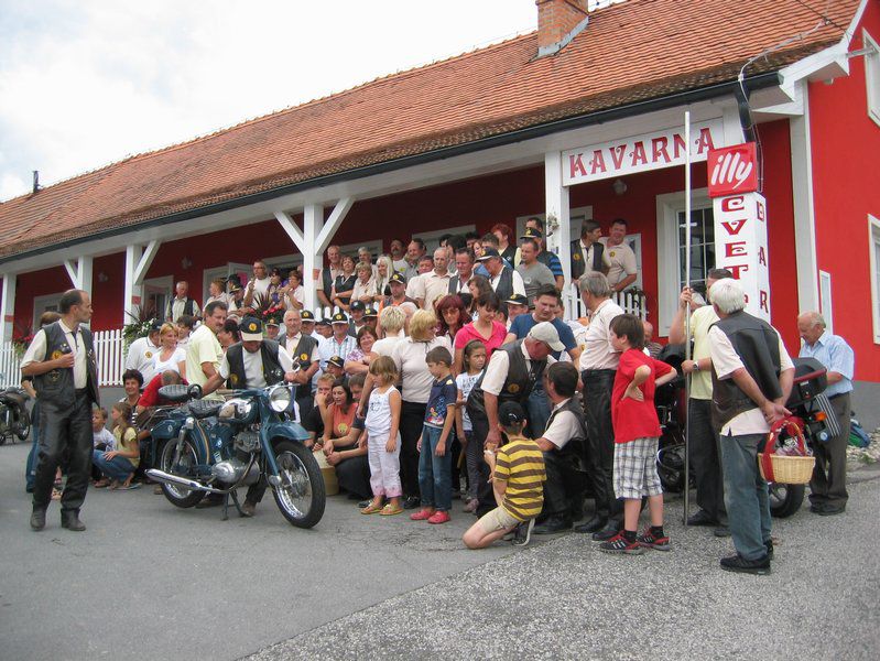 Srečanje starodobnih vozil 07.08.2010 - foto povečava