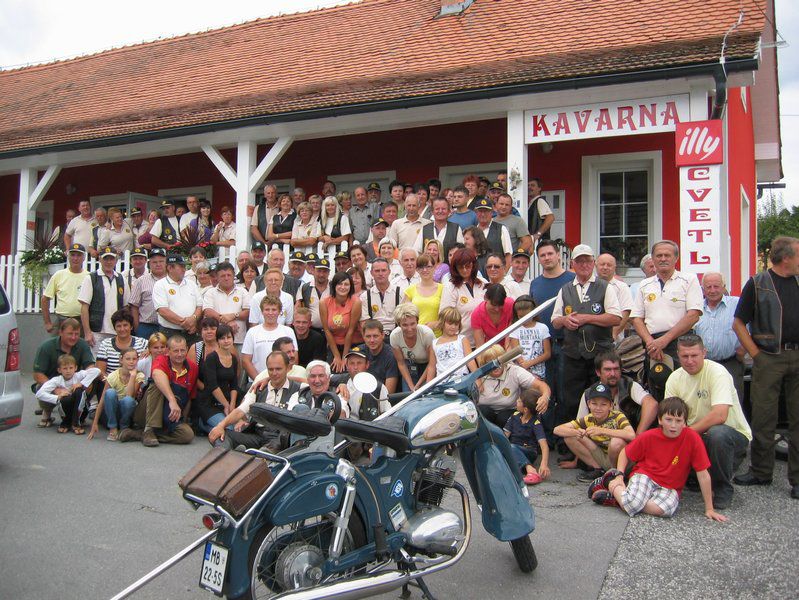 Srečanje starodobnih vozil 07.08.2010 - foto povečava