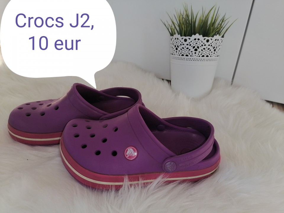 Crocs  32/33