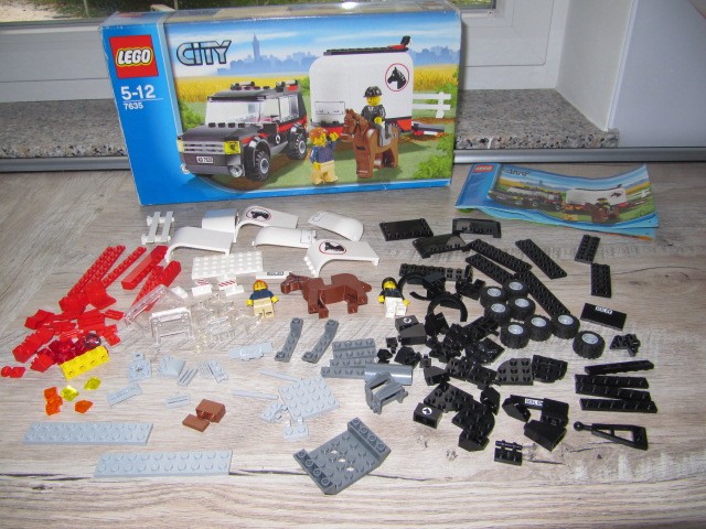 Lego džip s prikolico za konje  22€