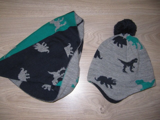 Komplet h&m 122-128. 8€