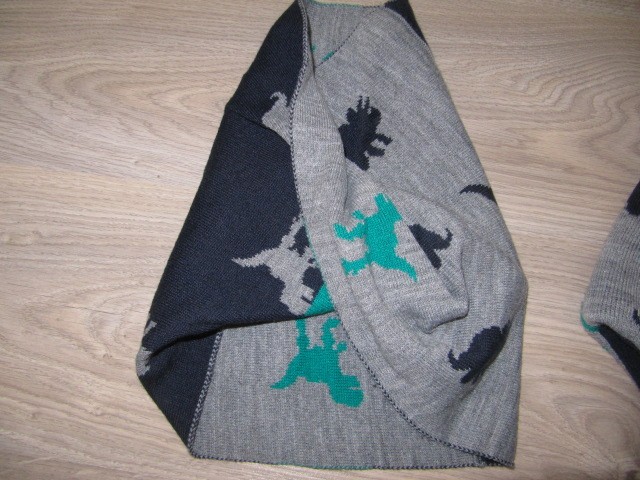 H&m 122.128 danes vse 12€ - foto