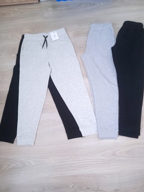 Komplet 10-12. 40€ - foto