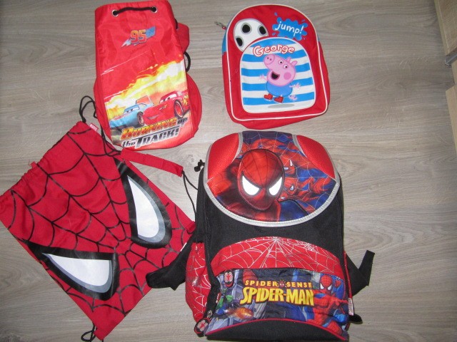 Komplet spiderman, cars in pujsek Jure  20€