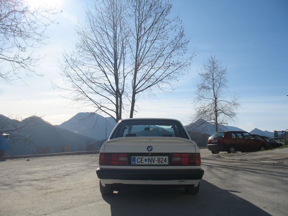 BMW E30 325i - foto povečava
