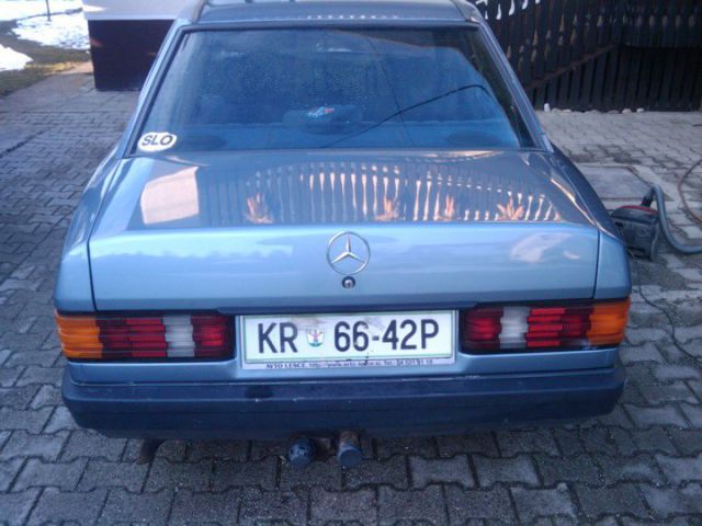 Mercedes W201, 1985 - foto