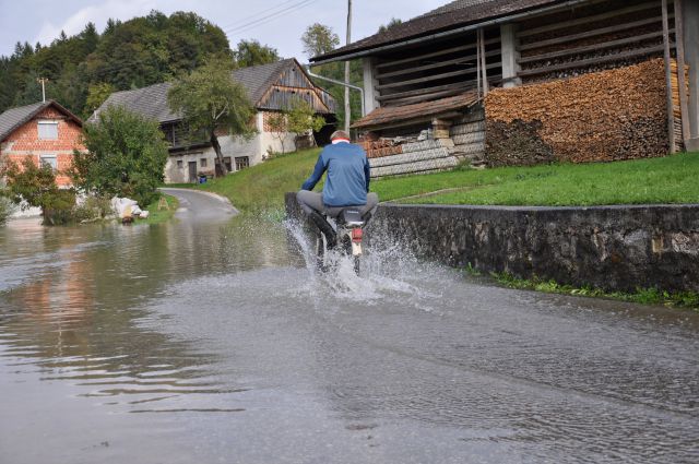 Poplavljena Sušica - foto