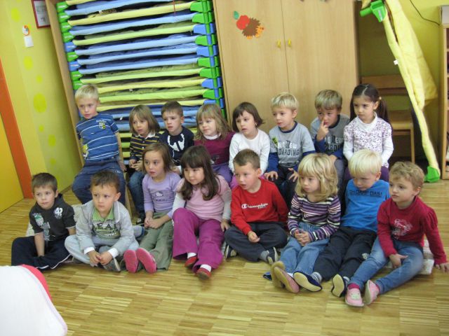 RUMENA IGRALNICA 2011/12 - foto